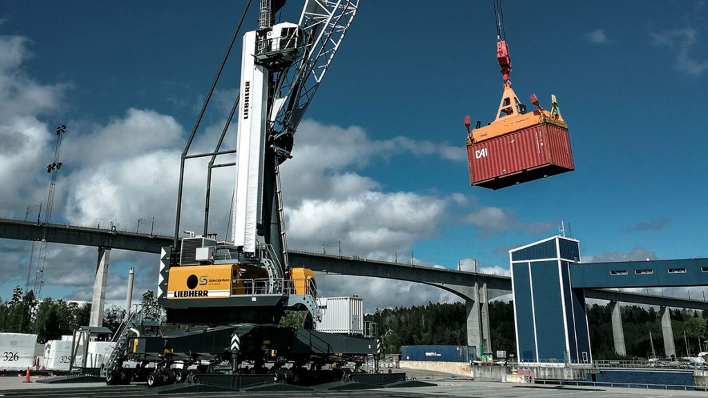 First Liebherr Mobile Harbour Crane With Fossil-Free Diesel First Liebherr Mobile Harbour Crane With Fossil-Free Diesel