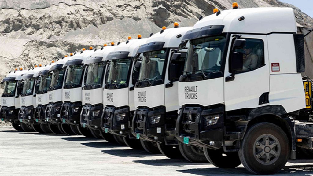 Renault Delivers Heavy-Duty Construction Trucks To UAE Group