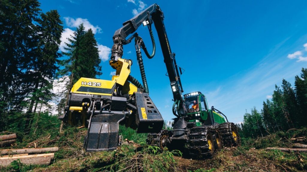 John Deere Introduces New H423 And H425 Harvester Head Attachments