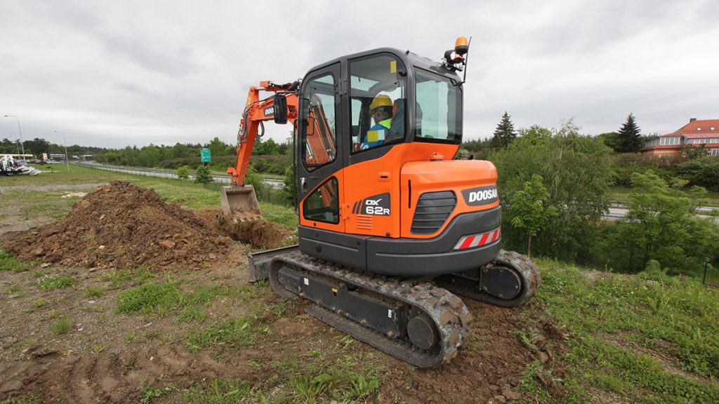 Doosan Showcases Mini-Excavators At 2021 Rental Show Doosan Showcases Mini-Excavators At 2021 Rental Show
