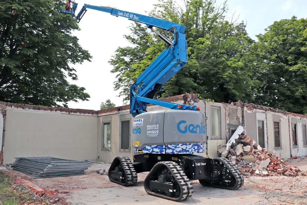 Genie Z-62/40 Trax Articulating Boom Lift Helps Sofranel
