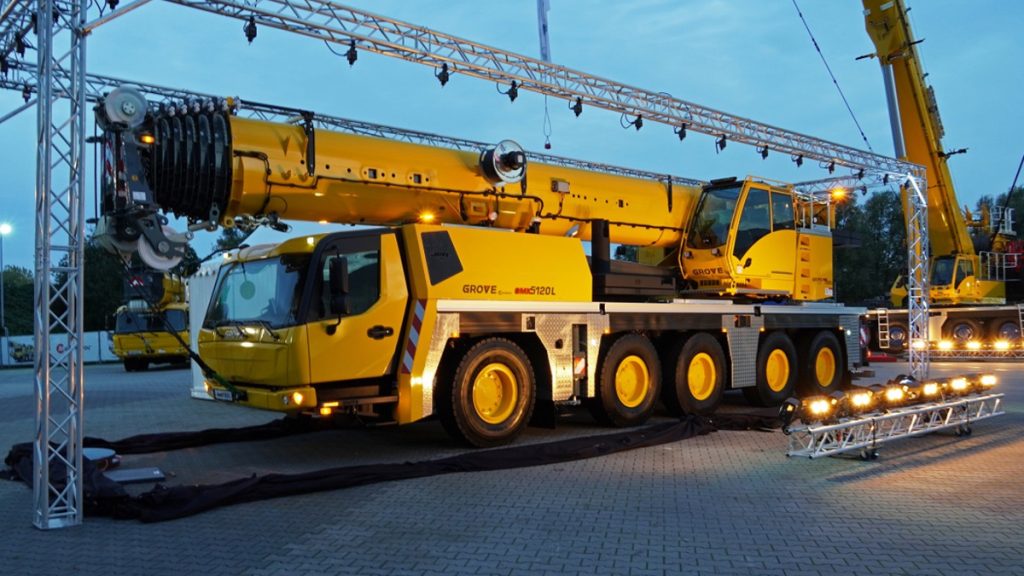 Grove Presents Two New Five-Axle All-Terrain Cranes At Customer Events In Wilhelmshaven
