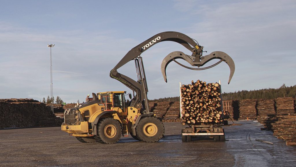 Volvo CE Tests World’s First High-Lift Tele-Operation Over 5G