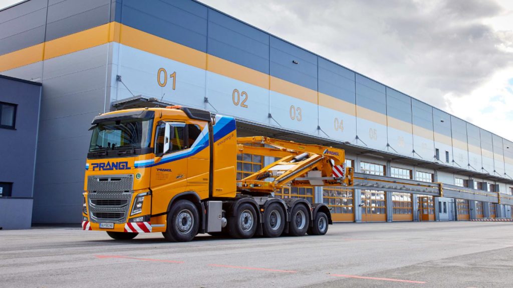 Prangl Transports XXL Wind Turbine Blades With The WingMAX