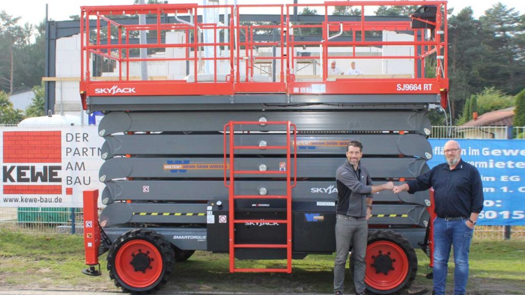 Skyjack’s Largest Rough Terrain Scissor Lift Enters German Market