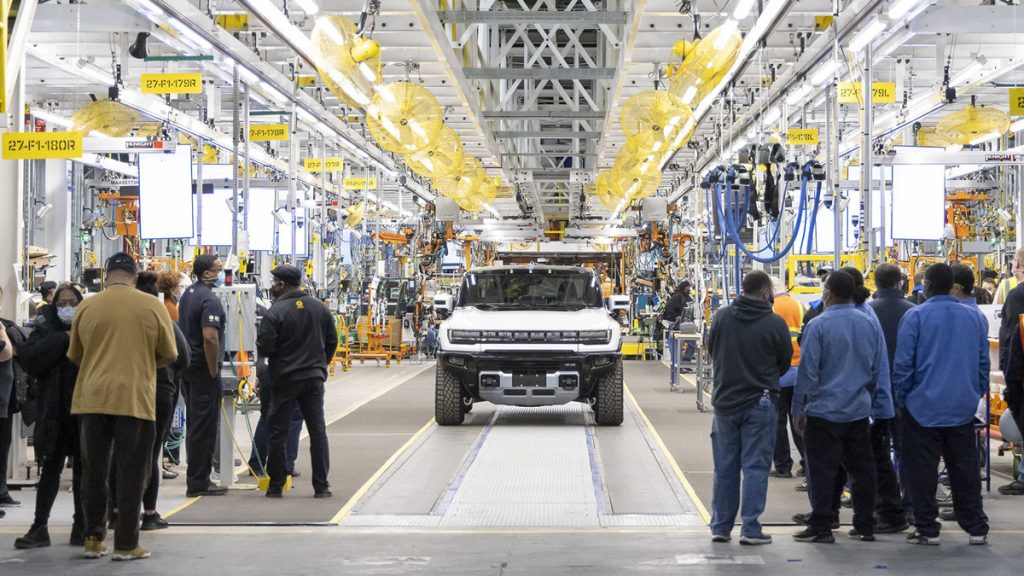 GM’s Transition To An All-Electric Future Begins With An Off-Road Supertruck And Commercial Delivery EV GM’s Transition To An All-Electric Future Begins With An Off-Road Supertruck And Commercial Delivery EV