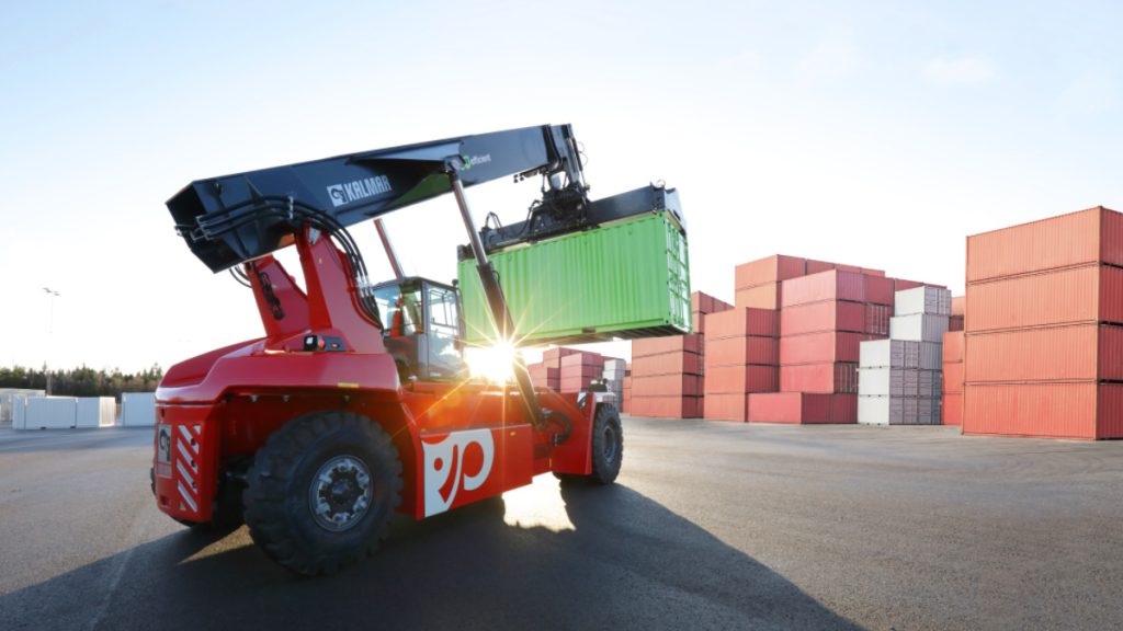Kalmar To Supply World’s First Electric Reachstacker With Combined Charging System