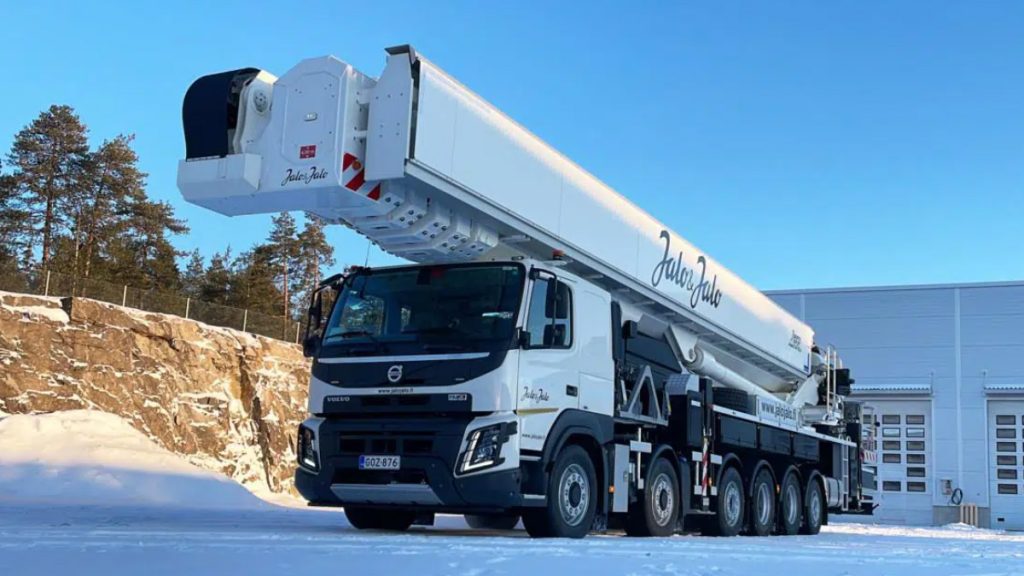 Third 104-Meter Bronto For Jalo&Jalo Third 104-Meter Bronto For Jalo&Jalo