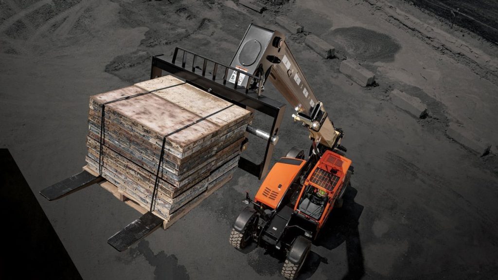 JLG Establishes Developmental Partnership With RE2 Robotics