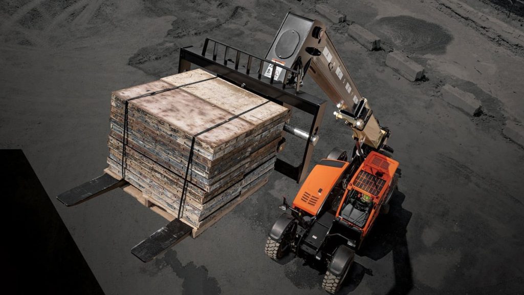 JLG Expands Manufacturing Footprint Into Tennessee