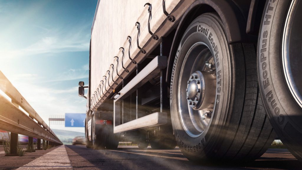 Excellent choice for more sustainable logistics: Conti EcoPlus HT3+ tires for long-distance haulage.
