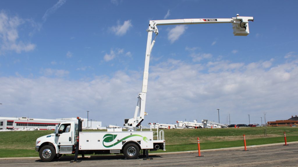 Terex Utilities Debuts Industry’s First All Electric Bucket Truck