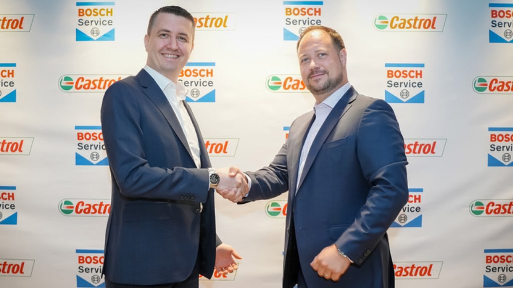 Arda Arslan, Regional Vice President at Bosch Automotive Aftermarket Turkey, Iran and Middle East and Robert Gerritsen, General Manager, Castrol Lubricants.