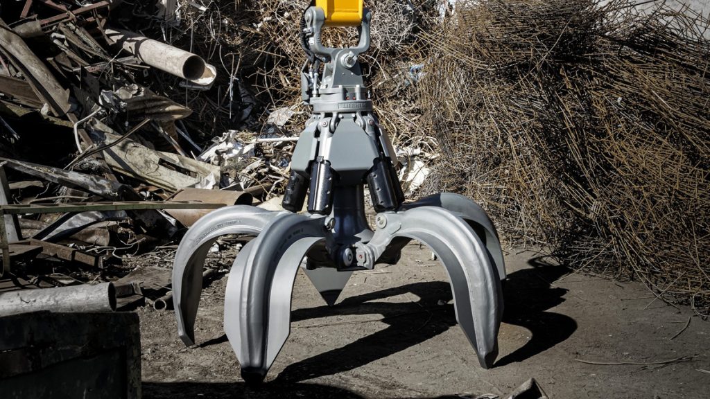 Liebherr Presents New Multi-Tine Grab The Liebherr multi-tine grab GMM 50-5 was completely redeveloped with a smart design.