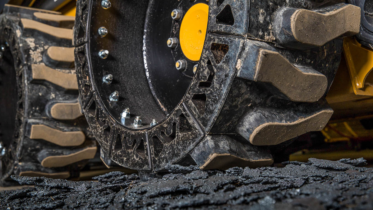 EWRS-AT series solid skid steer tire 