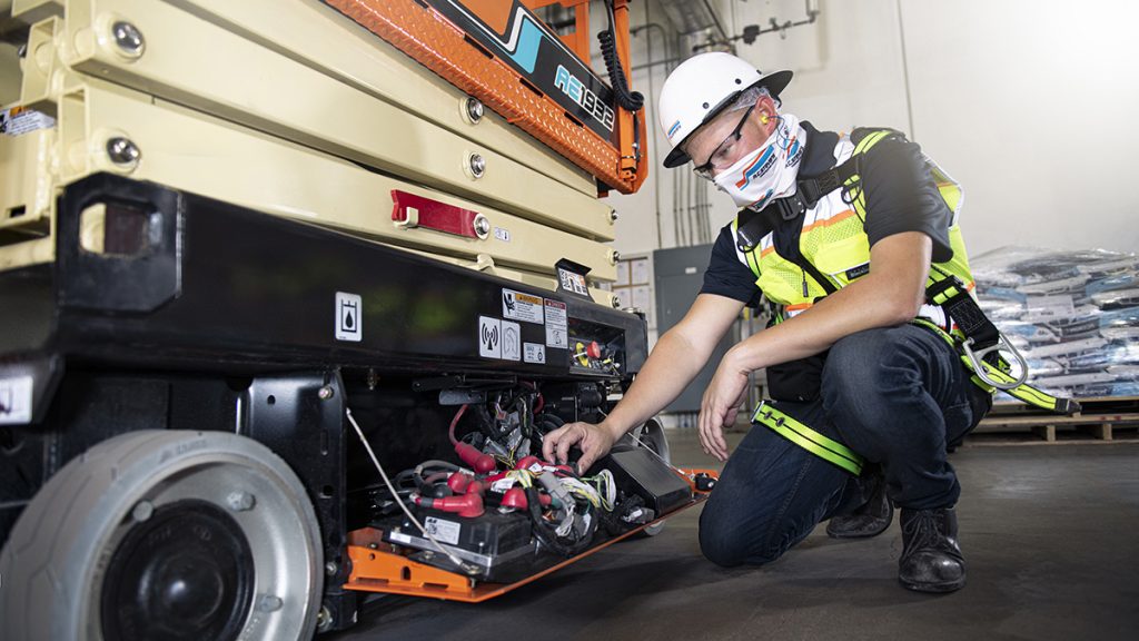 The scissor lift is powered by a single Lithium-ion battery