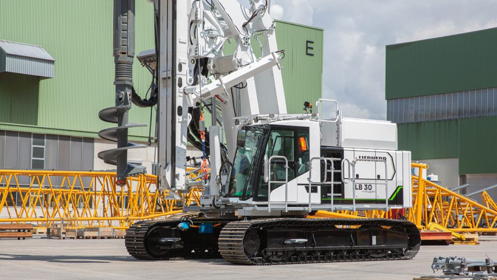 Liebherr once again electrifies the drilling rig series with the LB 30 unplugged.