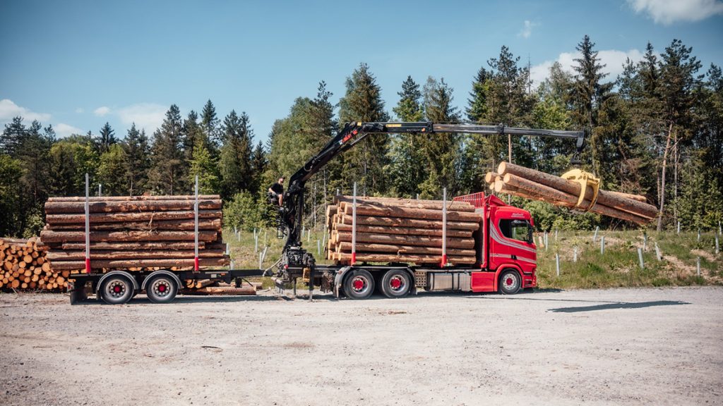 Hiab Launches Next Generation LOGLIFT Forestry Cranes Hiab Launches Next Generation LOGLIFT Forestry Cranes