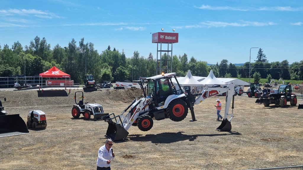 Bobcat’s latest line-up of machinery was put through its paces by expert operators during a ‘dynamic demonstration’.