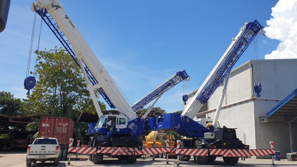 Three GR-800EX-3 cranes