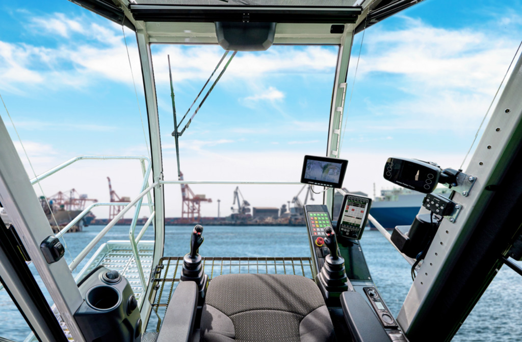 New 320-Tonne Material Handler For Port Handling