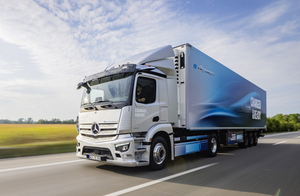 Mercedes-Benz Trucks Electrifies Delivery To Wörth Plant