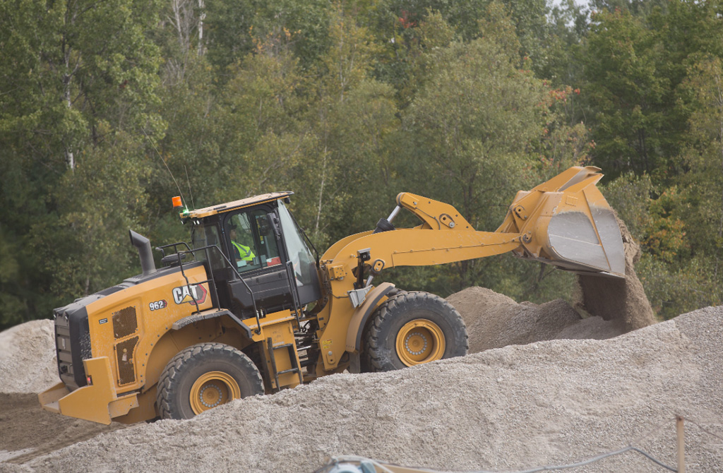 Premium Performance For The New Cat 950 And 962 Wheel Loaders