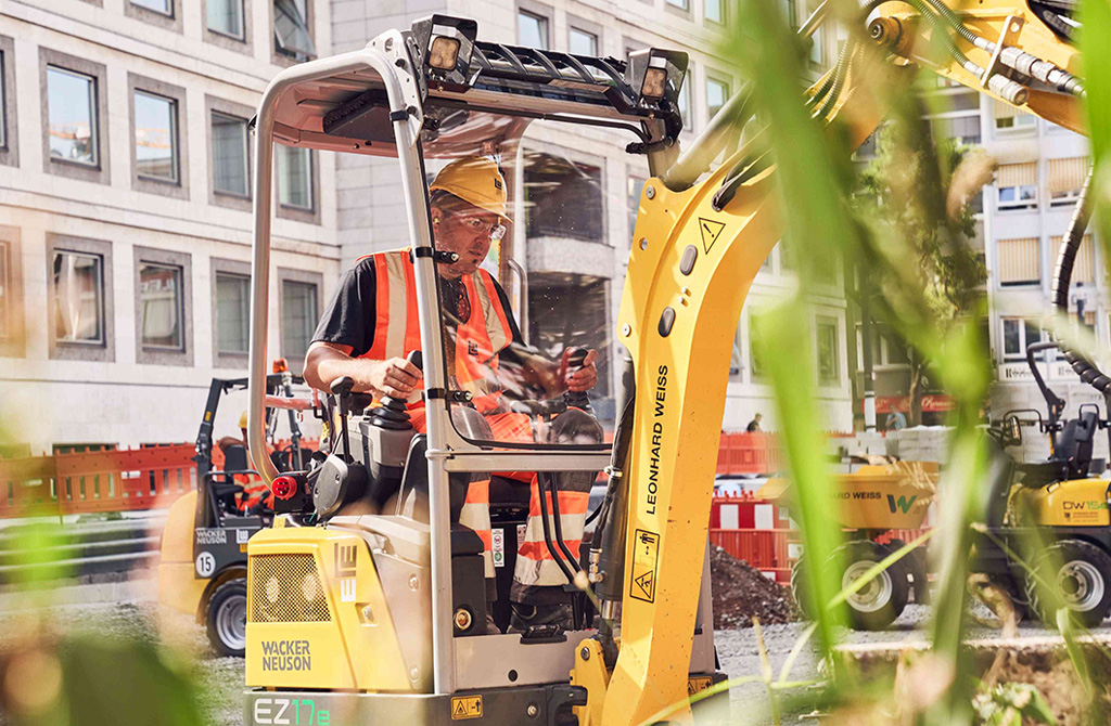 Wacker Neuson’s First Battery-Driven EZ17e Mini-Excavator