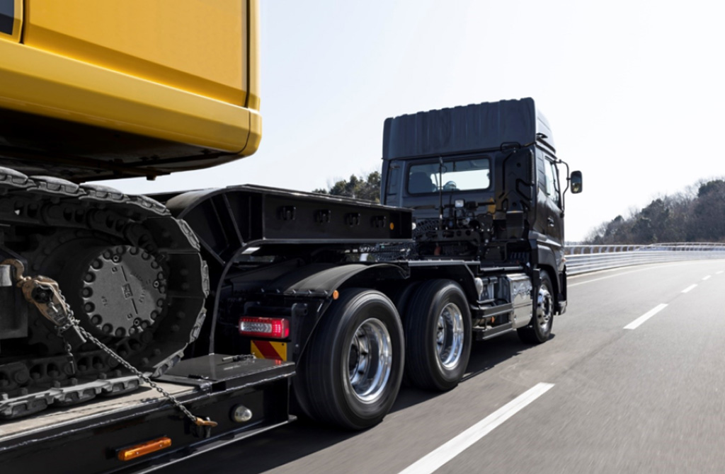 UD Trucks Launches New Powerful Quon GW 6×4 Tractor In Japan