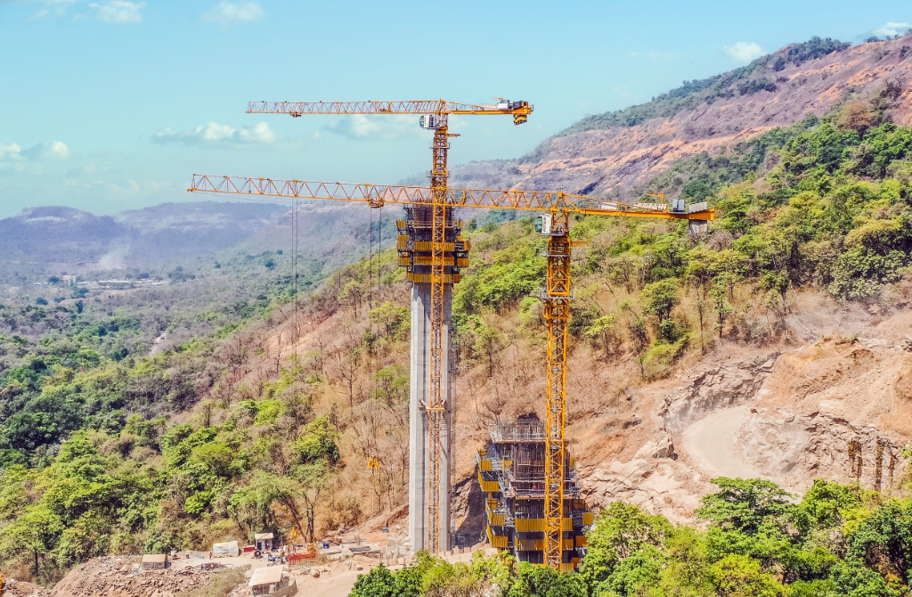 Four Potain MCT 385 Topless Cranes Deliver Record-Breaking Indian Bridge Project