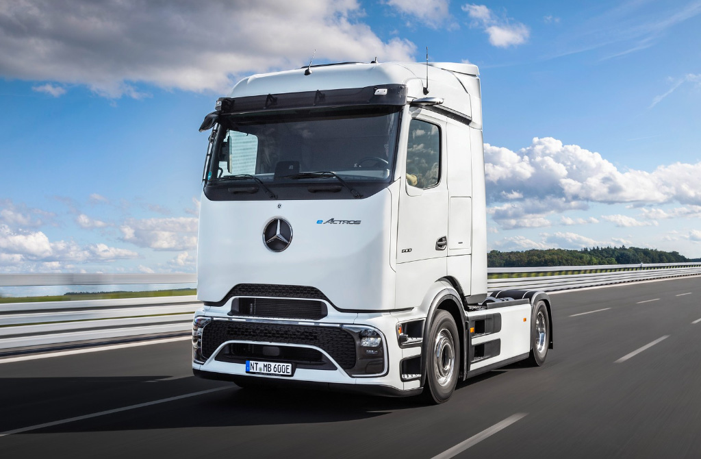 Mercedes-Benz Trucks Celebrates World Premiere Of The Battery Electric Long-Haul Truck eActros 600