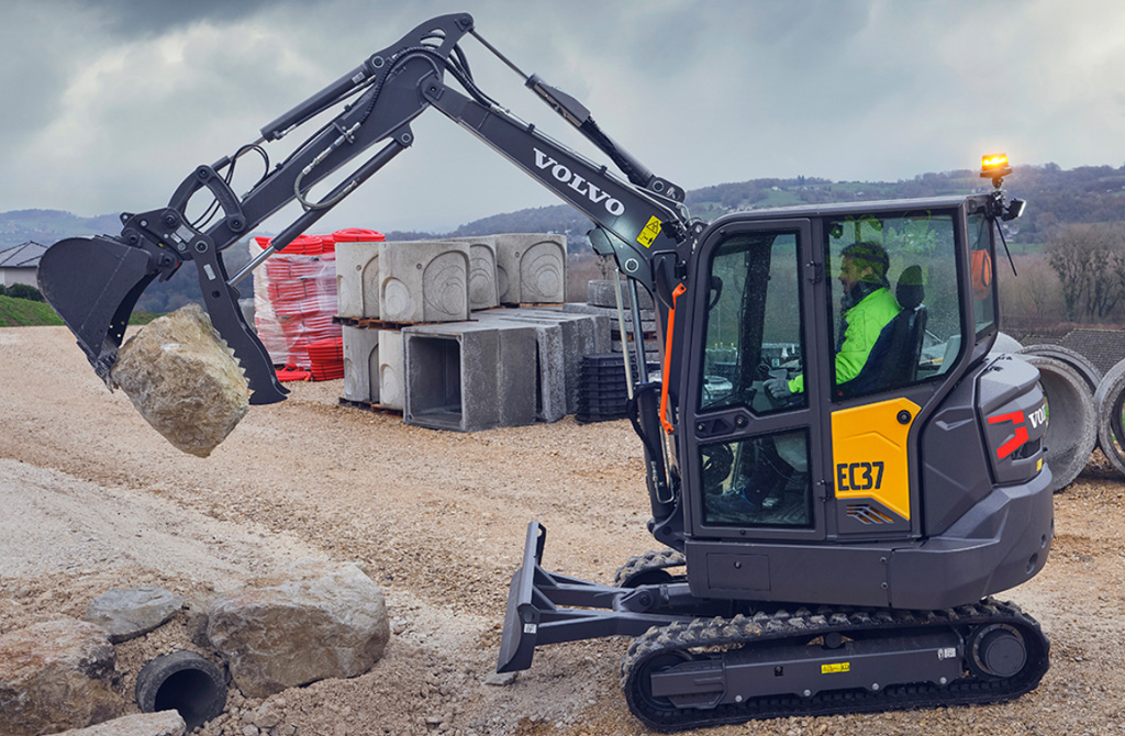Compact But Powerful New Volvo EC37 And ECR40 Excavators