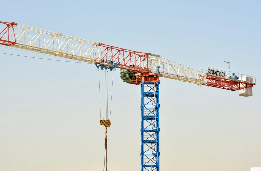 Six Raimondi Cranes At Work In Dubai Entertainment And Retail Hub