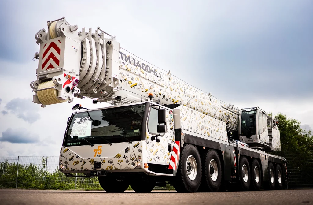 Liebherr Presents The LTM 1400-6.1 The new Liebherr LTM 1400-6.1 is characterised by its high lifting capacities and 70-metre telescopic boom.