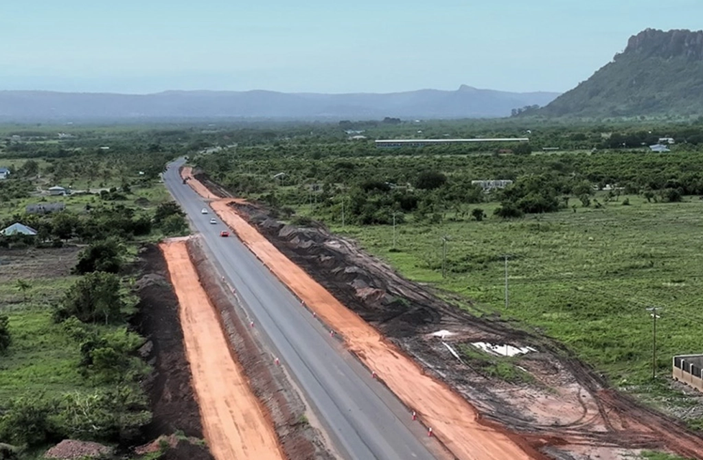 MEILLER Rear Tippers Boosts Road Development In Ghana