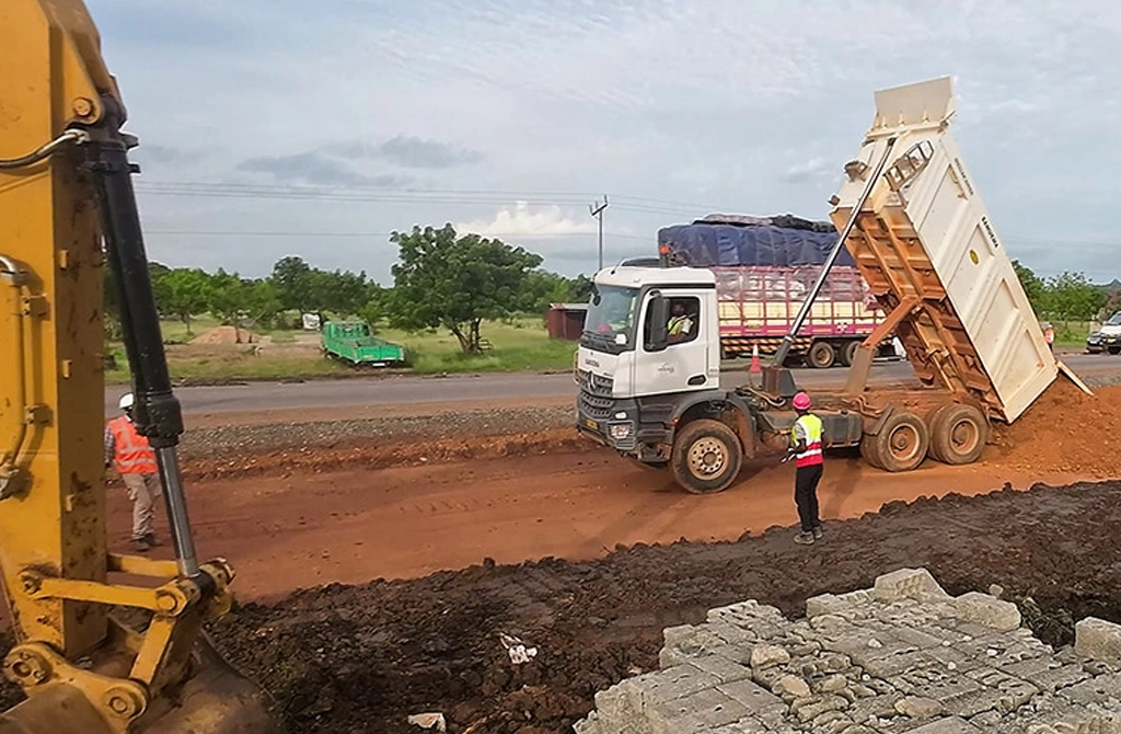 MEILLER Rear Tippers Boosts Road Development In Ghana