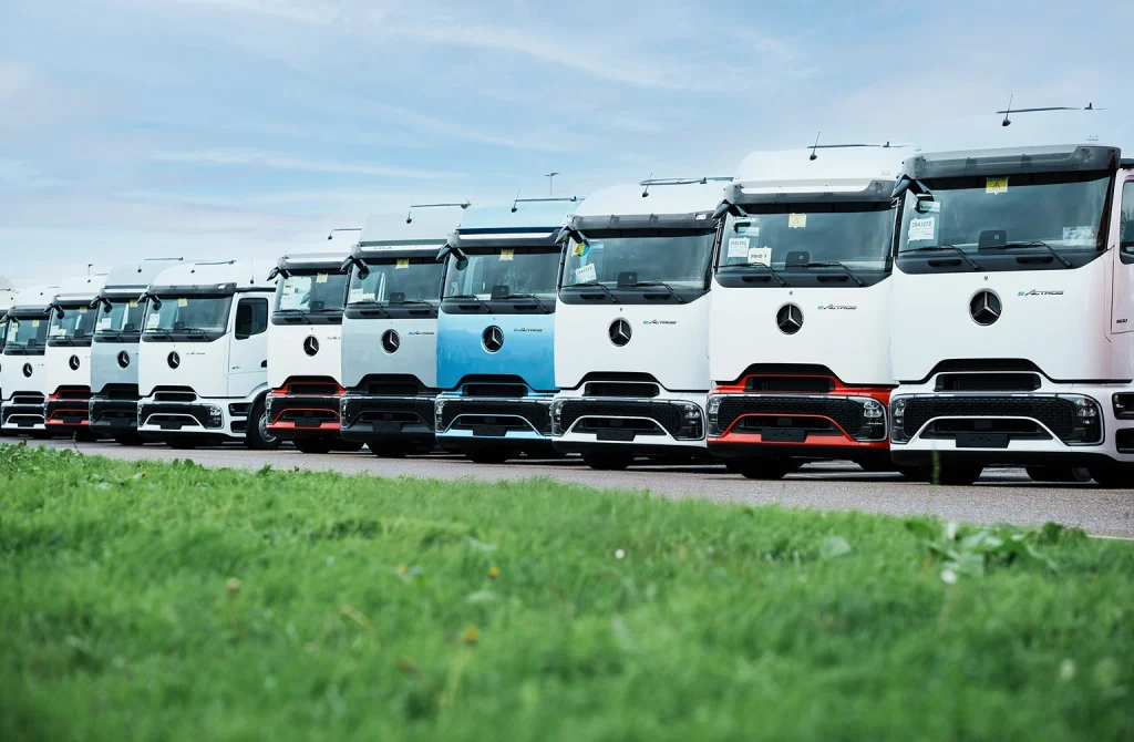 Mercedes-Benz Trucks Hands Over First Series-Produced eActros 600 Mercedes-Benz Trucks Hands Over First Series-Produced eActros 600
