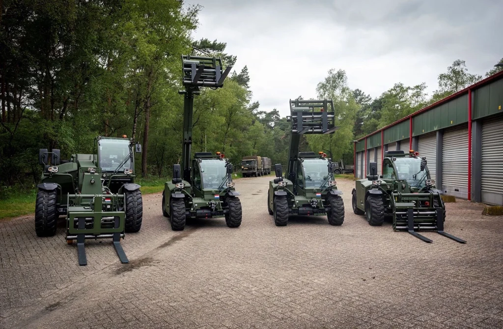Dutch Armed Forces Take Delivery Of New Bobcat Telehandlers, Air Compressors And Compactors Dutch Armed Forces Take Delivery Of New Bobcat Telehandlers, Air Compressors And Compactors