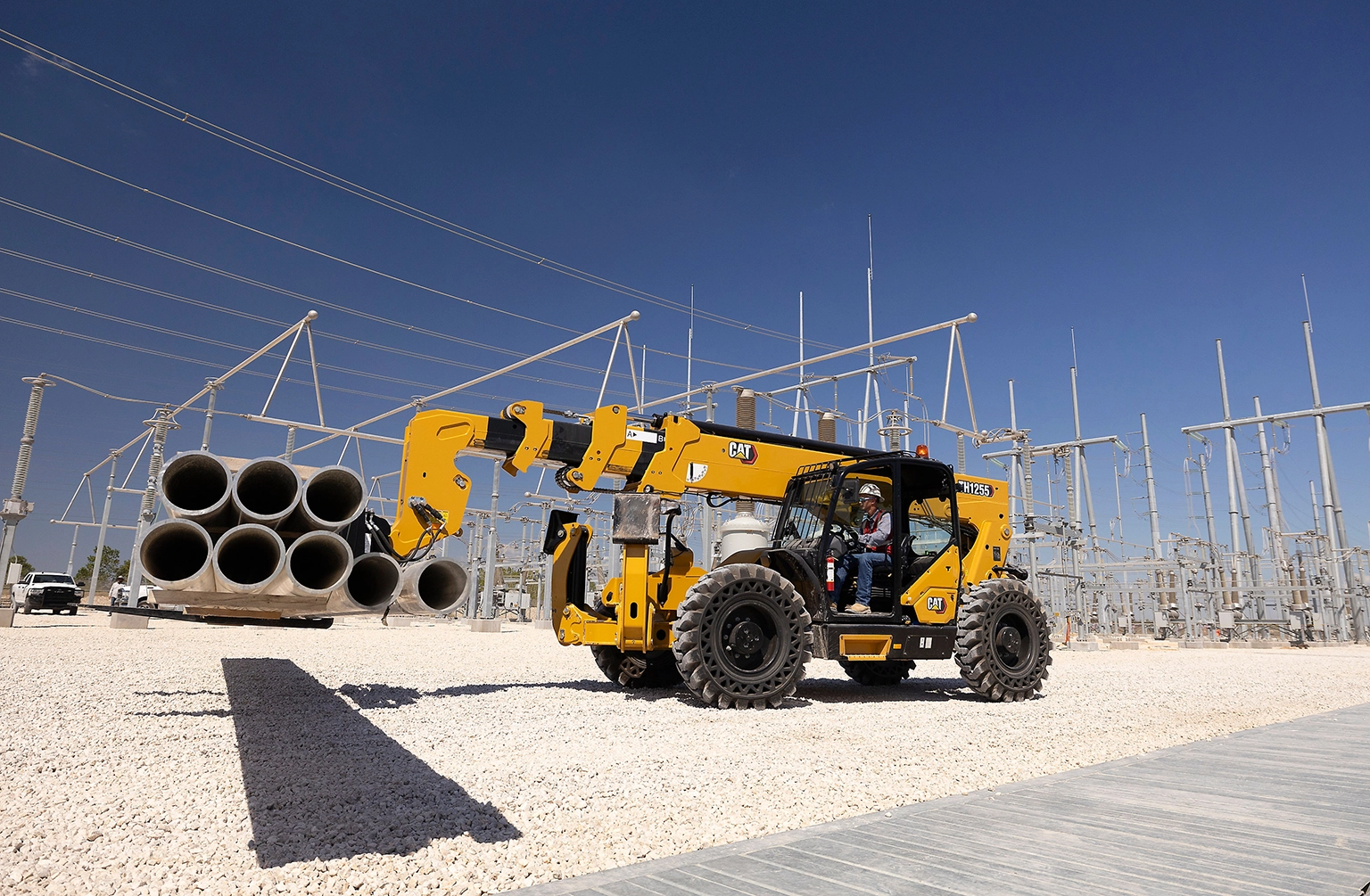 Caterpillar Launches Next Generation Cat Telehandler Models