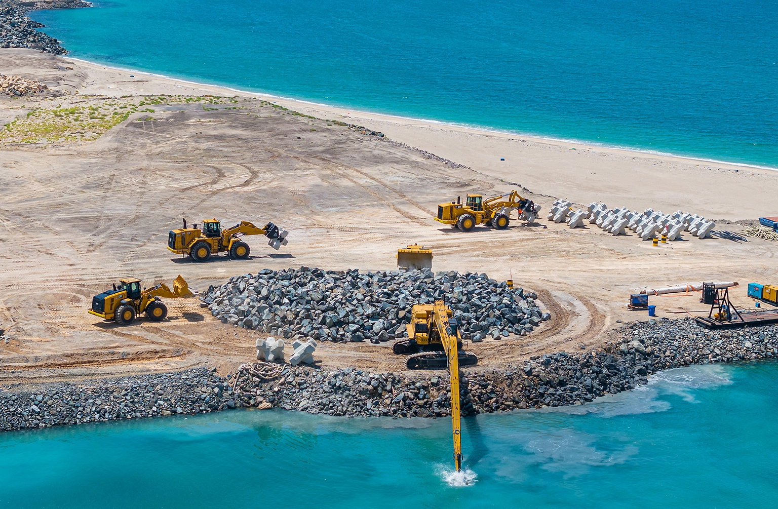 New Cat 395 Offers Premium Performance With A Longer Reach