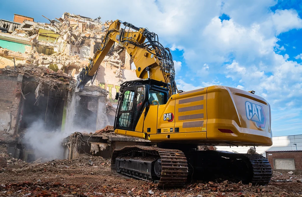 Versatile Next Generation Cat 330 UHD Puts Focus On Functionality And Safety Versatile Next Generation Cat 330 UHD Puts Focus On Functionality And Safety
